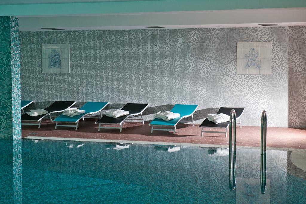 Hotel Leon & Spa Arad Ngoại thất bức ảnh
