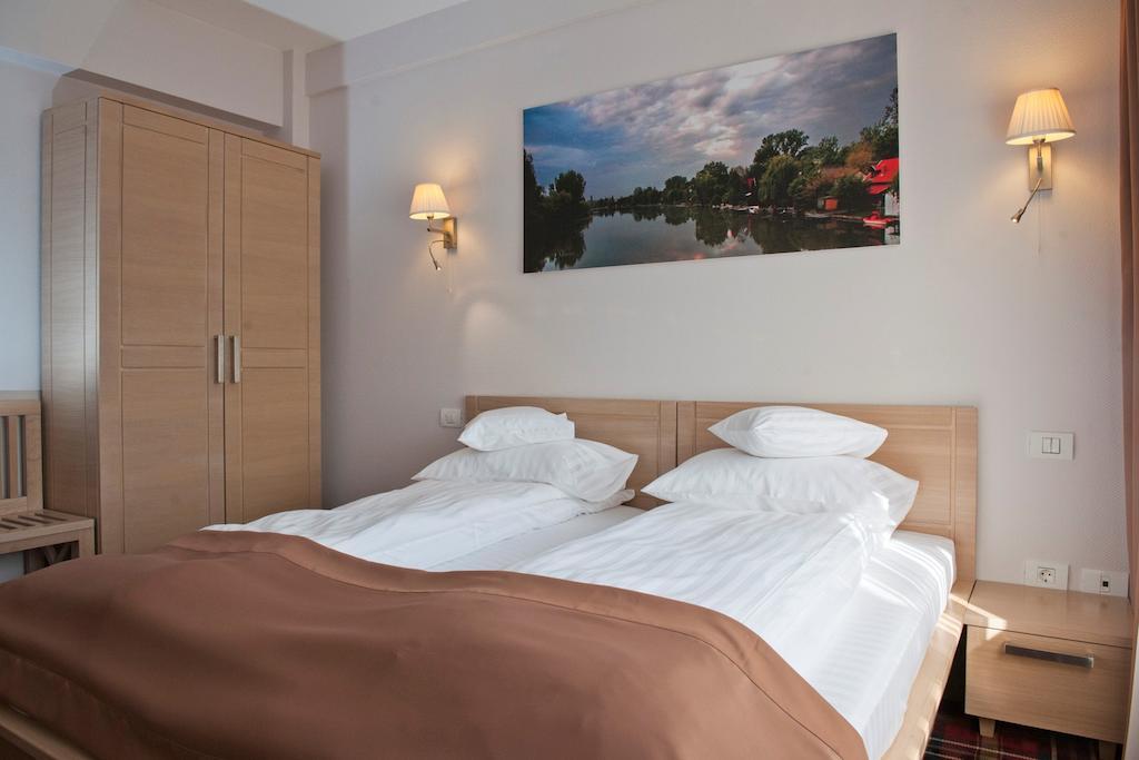 Hotel Leon & Spa Arad Phòng bức ảnh